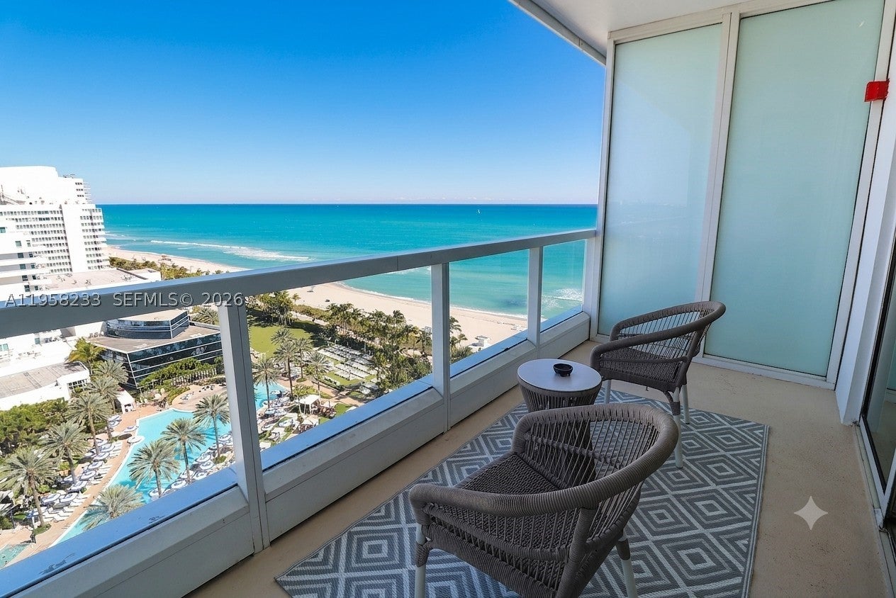 4391 Collins Ave 1703