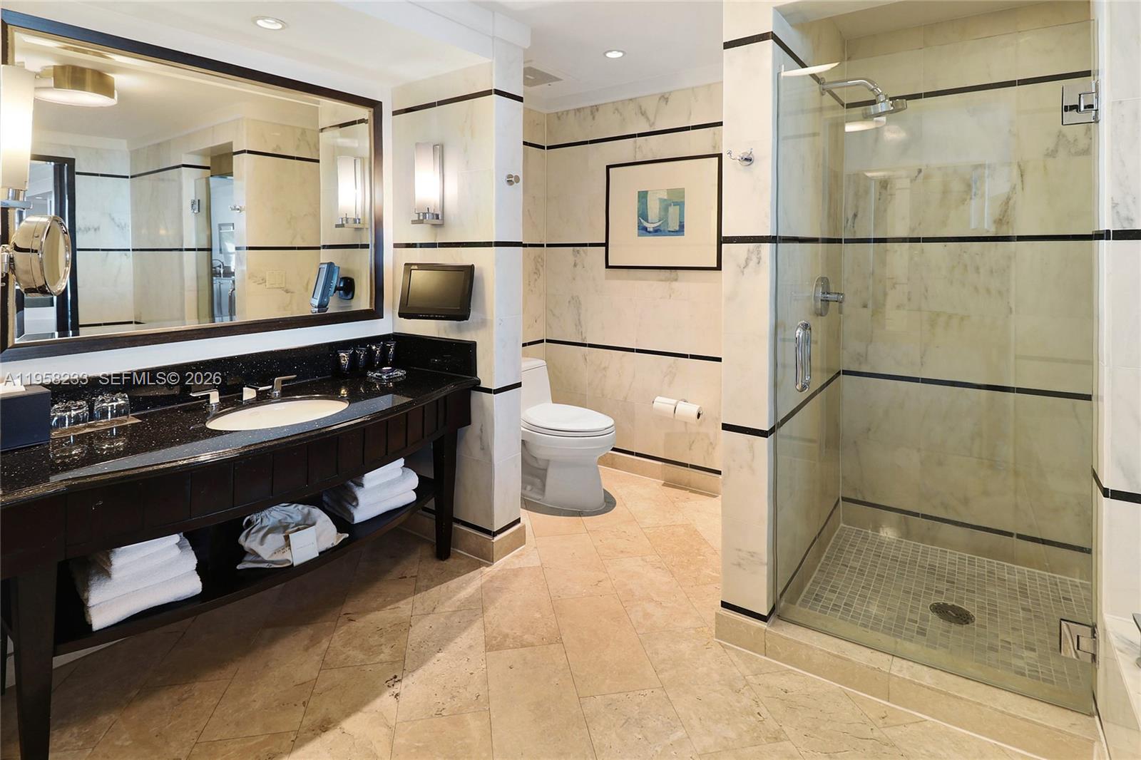 FONTAINEBLEAU III OCEAN C - Residential