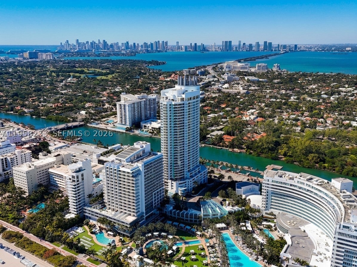 4391 Collins Ave 1703