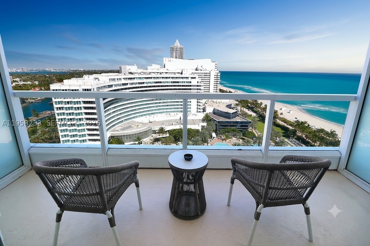 4391 Collins Ave 1703