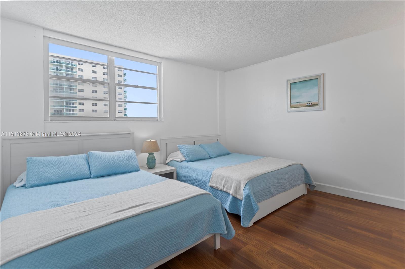 Tides Hollywood Beach - Residential