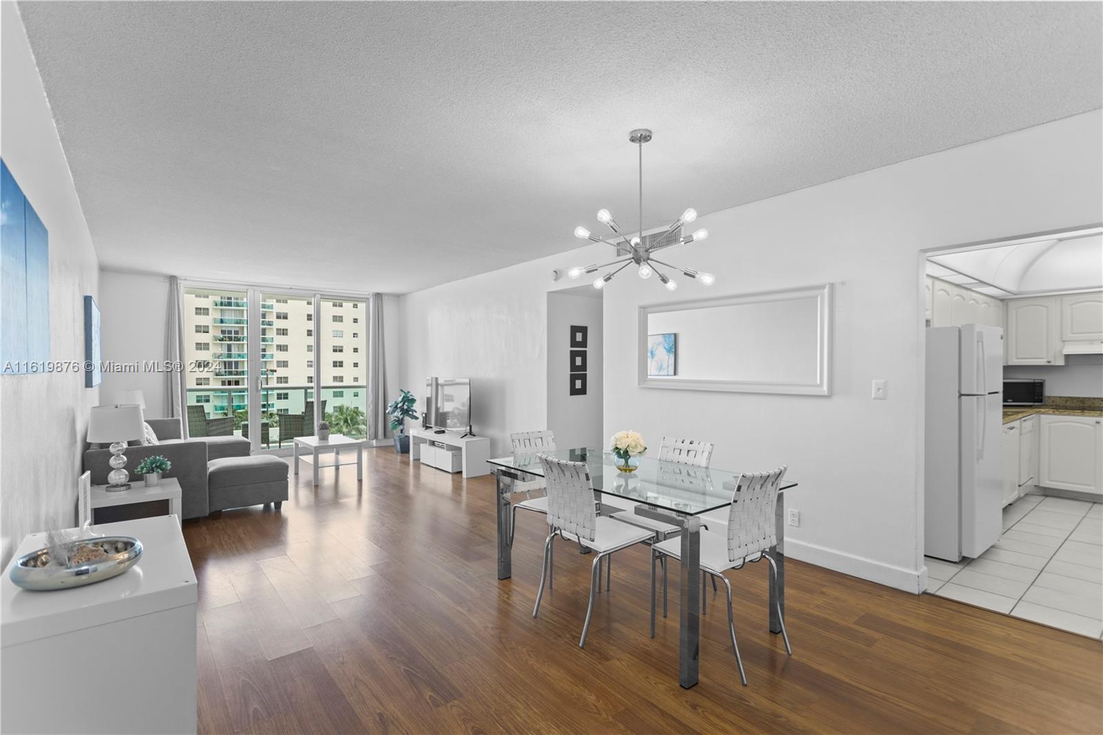 Tides Hollywood Beach - Residential