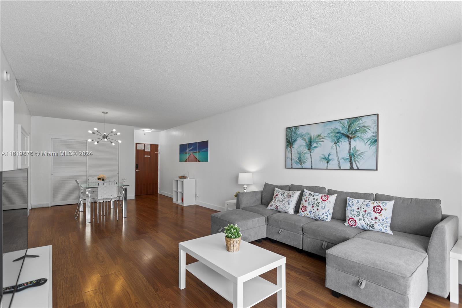 Tides Hollywood Beach - Residential