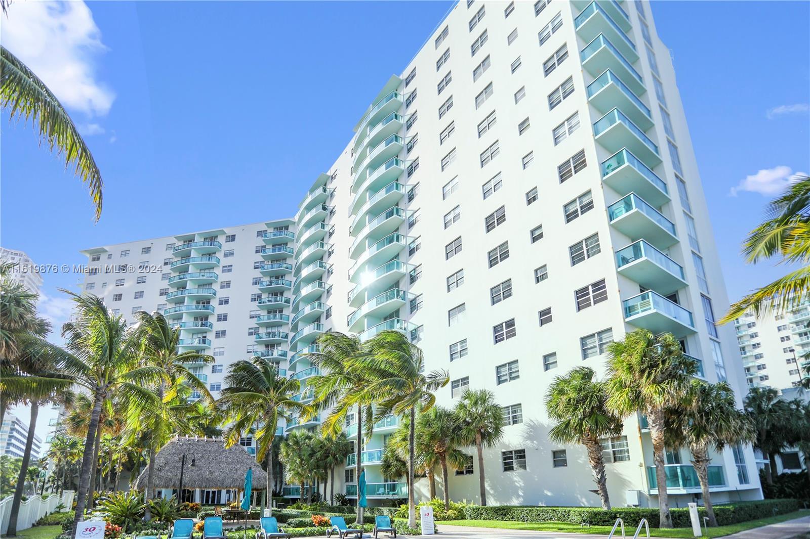 Tides Hollywood Beach - Residential