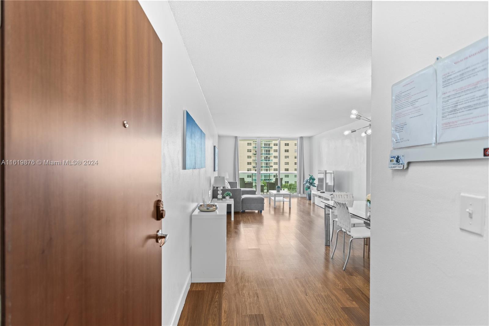 Tides Hollywood Beach - Residential