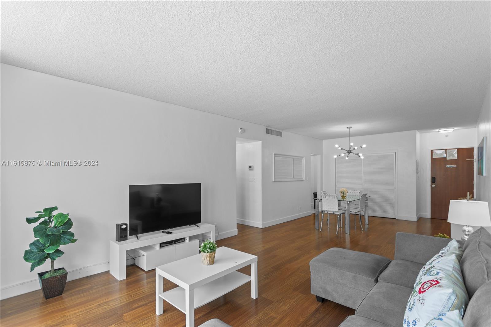 Tides Hollywood Beach - Residential