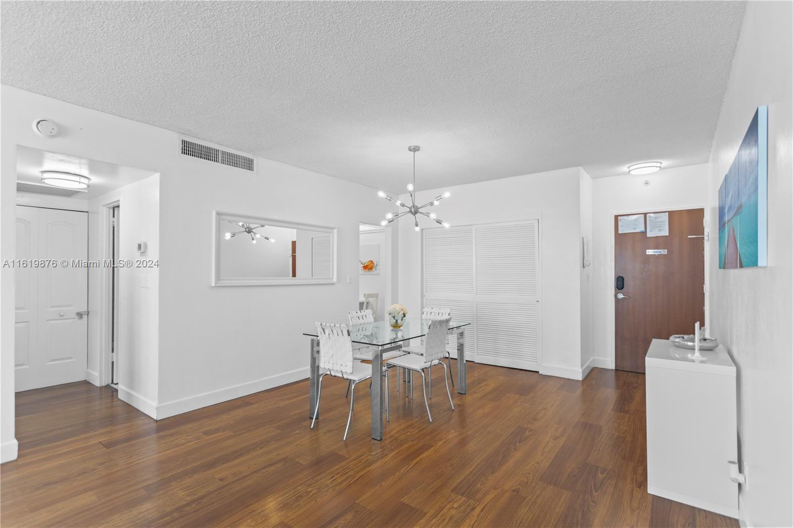 Tides Hollywood Beach - Residential