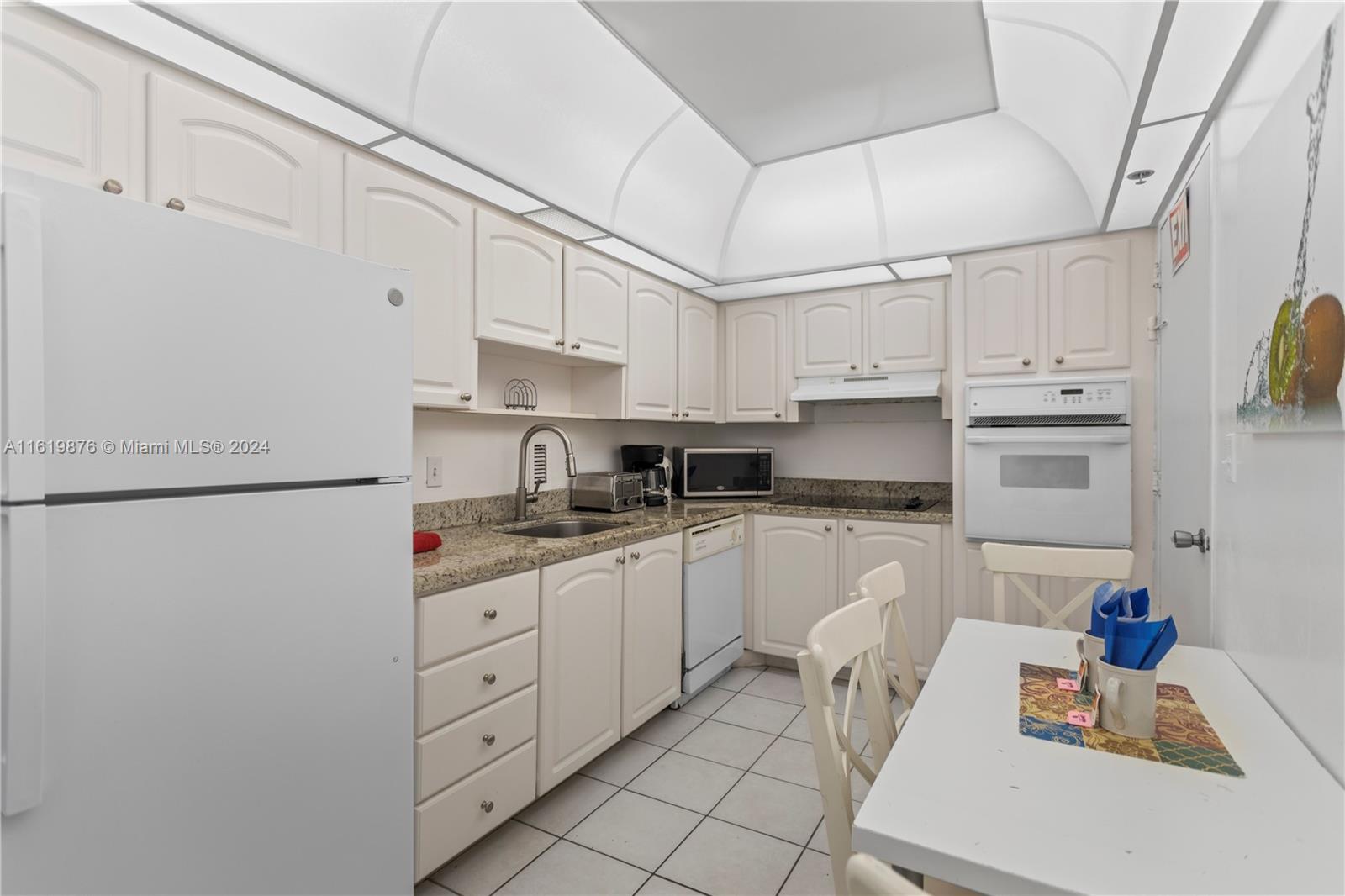 Tides Hollywood Beach - Residential