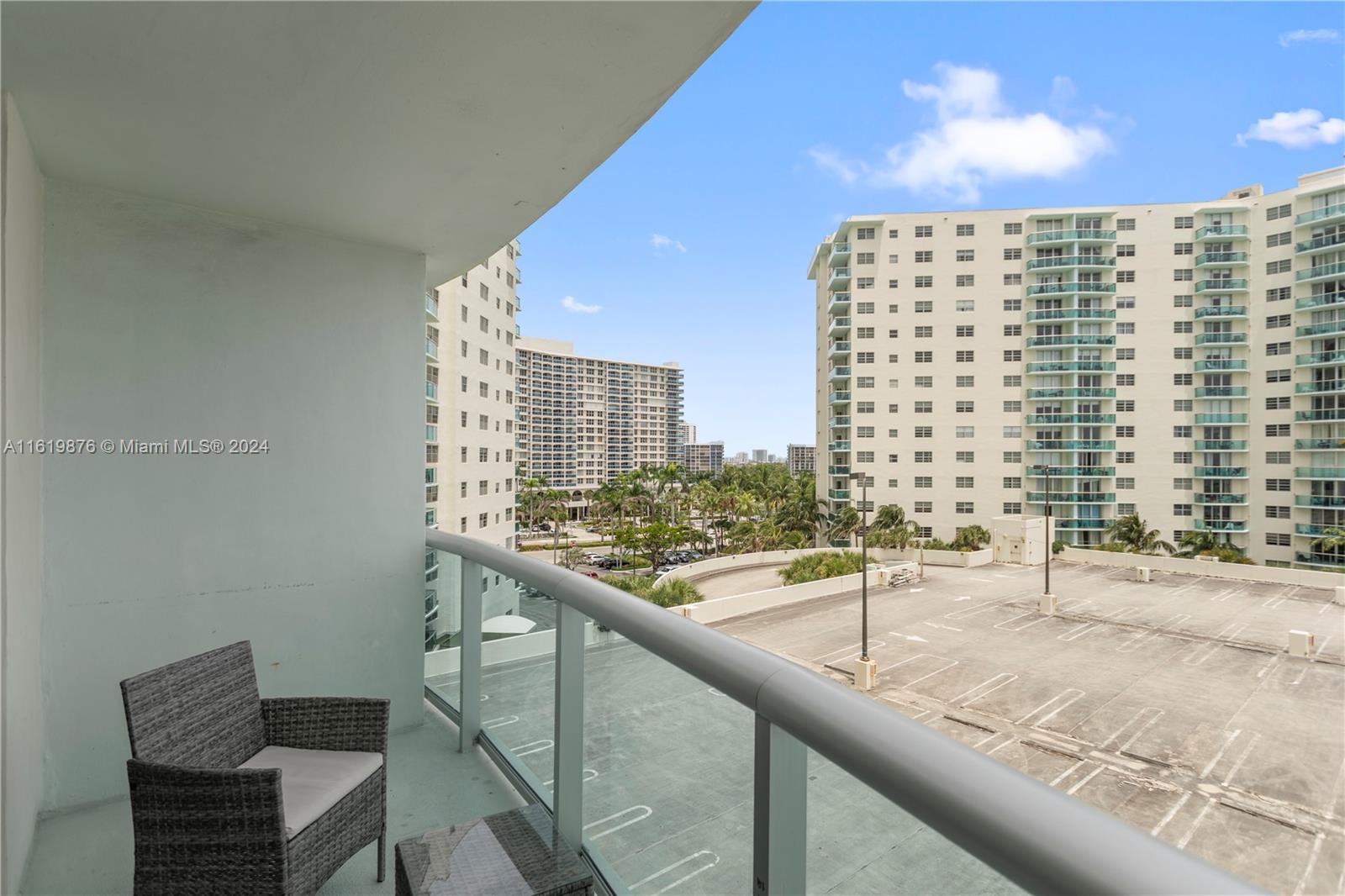 Tides Hollywood Beach - Residential