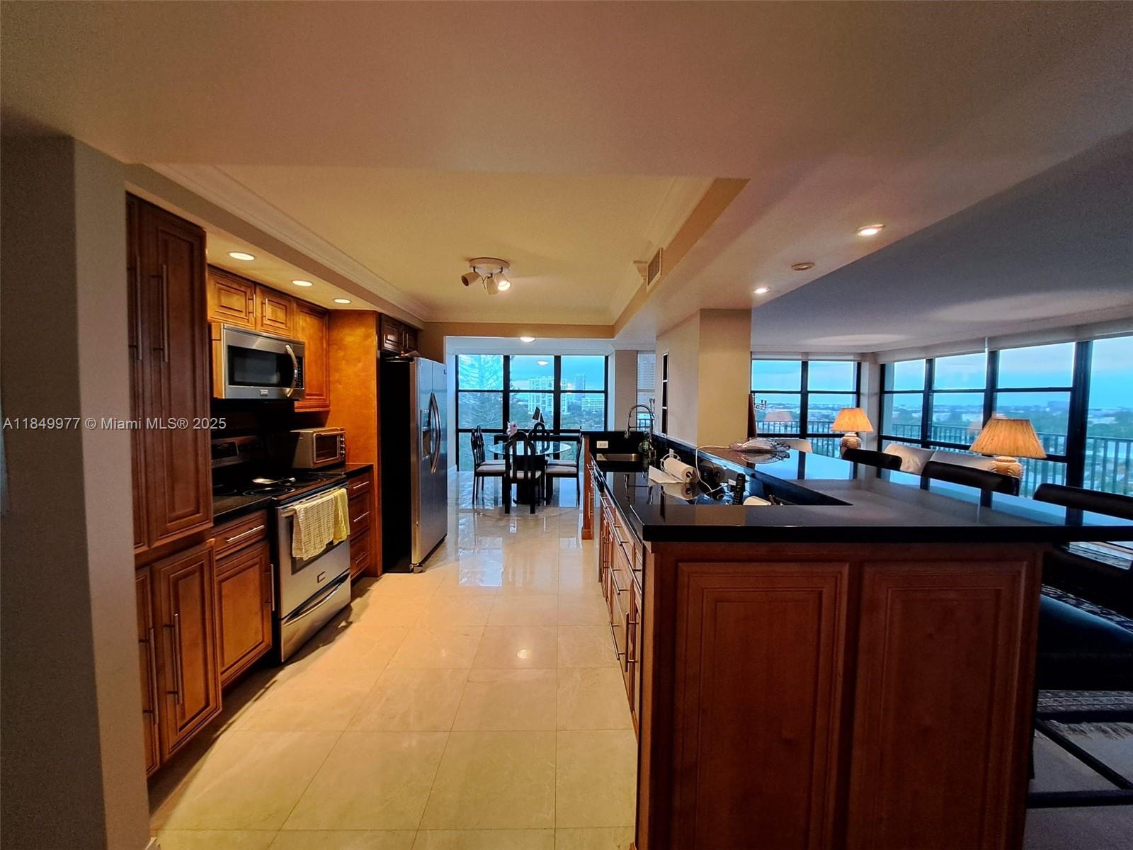 1000 Parkview Dr 1031, Hallandale Beach, FL, 33009/$445,000 1 1000 Parkview Dr 1031