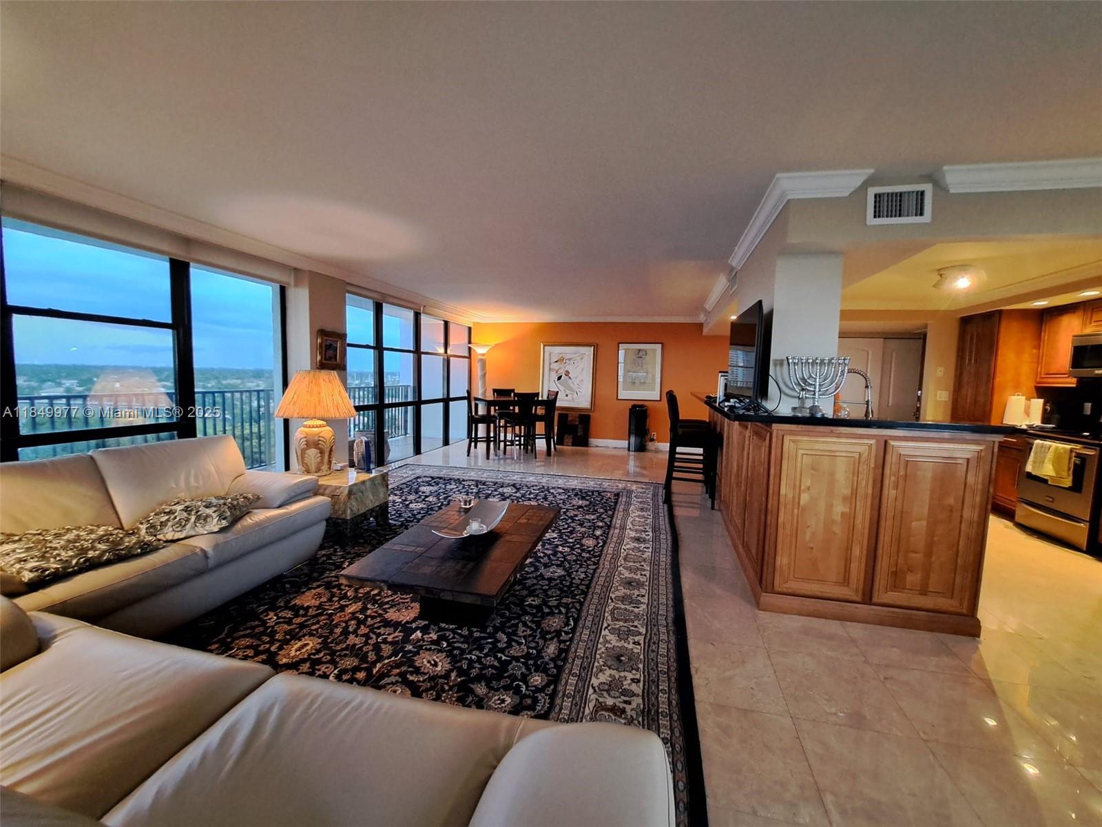 1000 Parkview Dr 1031, Hallandale Beach, FL, 33009/$445,000 3 1000 Parkview Dr 1031