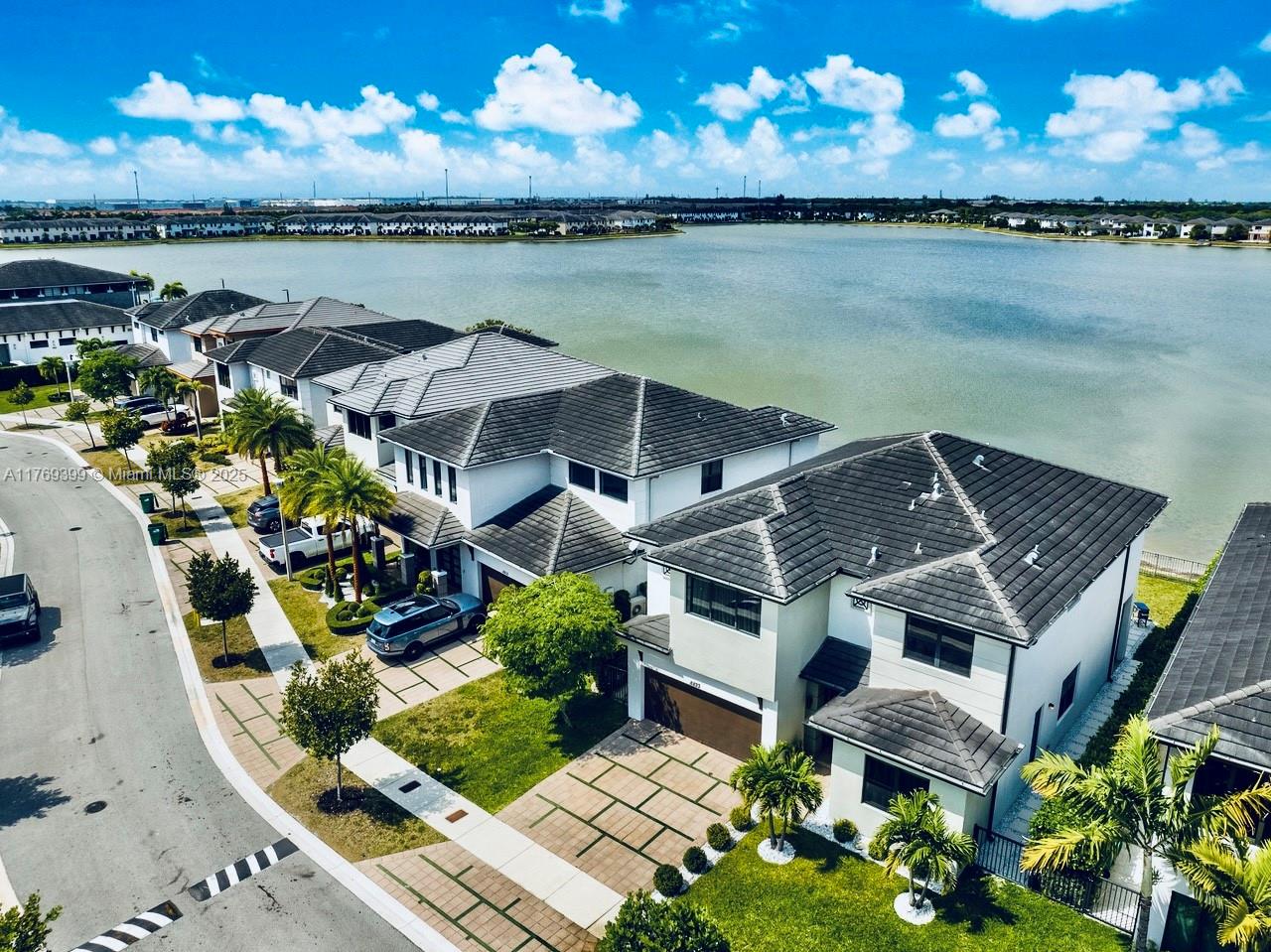 8823 NW 155th Ter