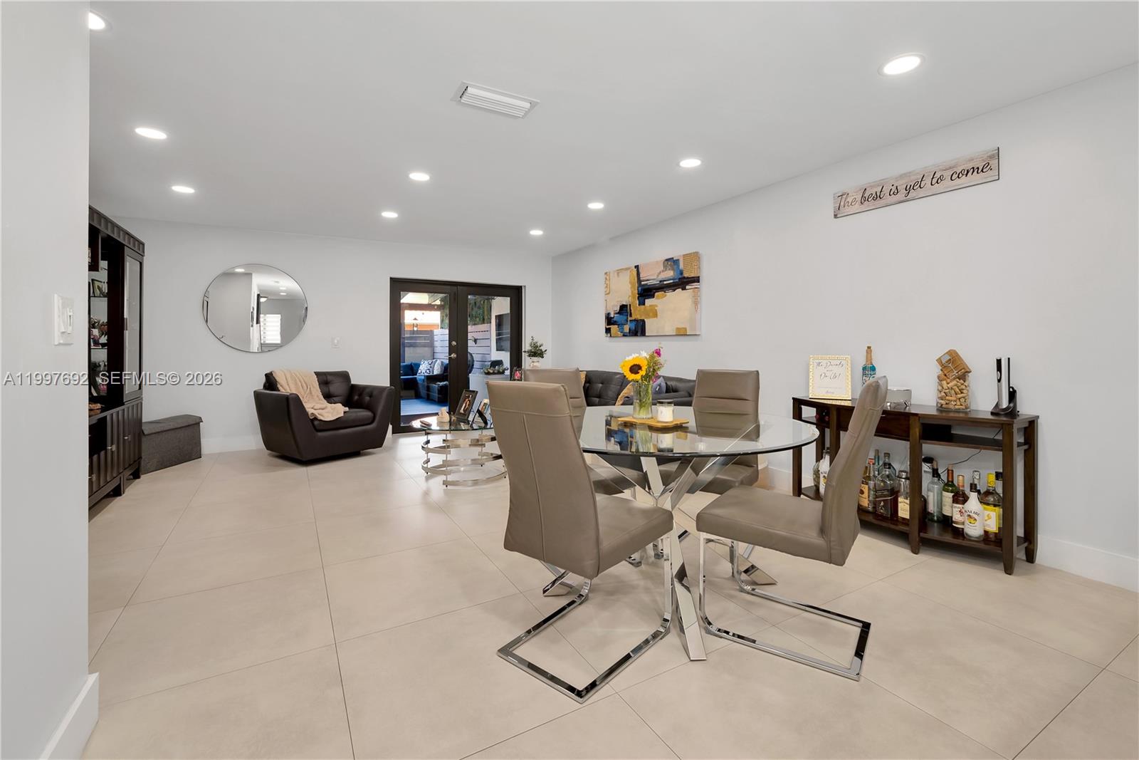 KENDALL LKS E LAKEVIEW TH - Residential