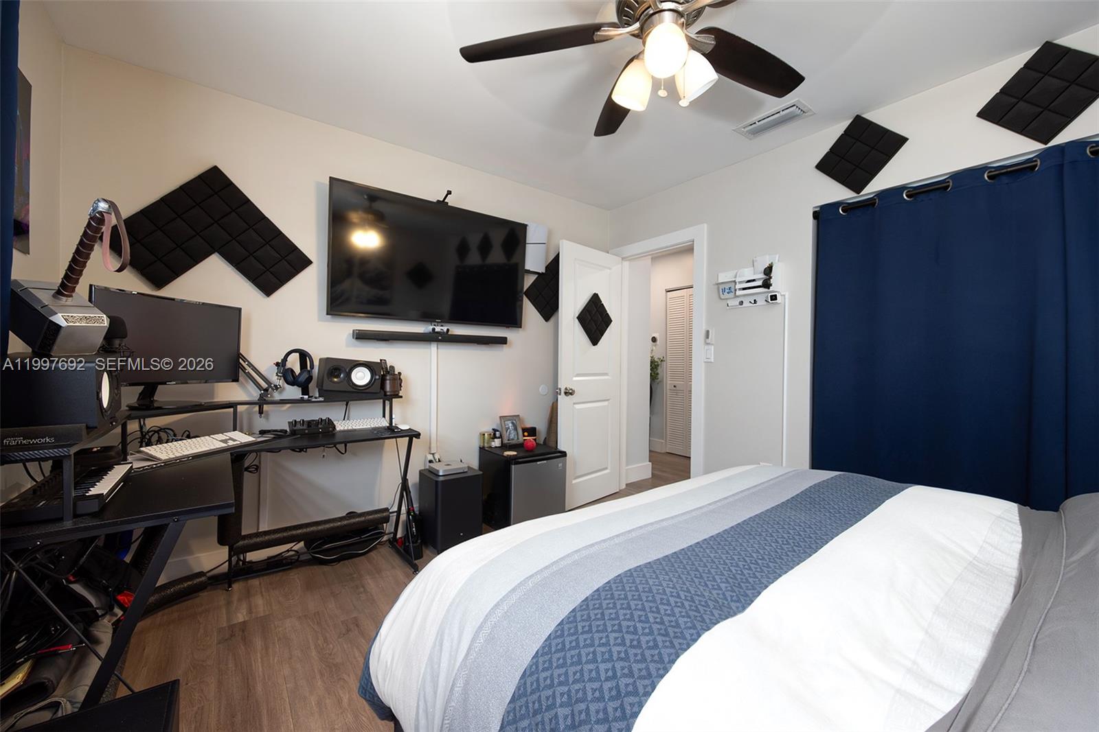 KENDALL LKS E LAKEVIEW TH - Residential