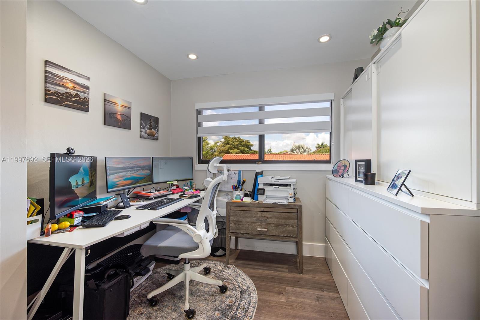 KENDALL LKS E LAKEVIEW TH - Residential