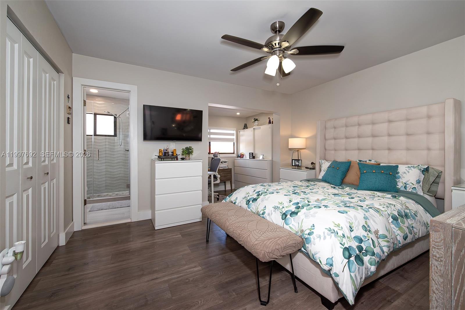 KENDALL LKS E LAKEVIEW TH - Residential