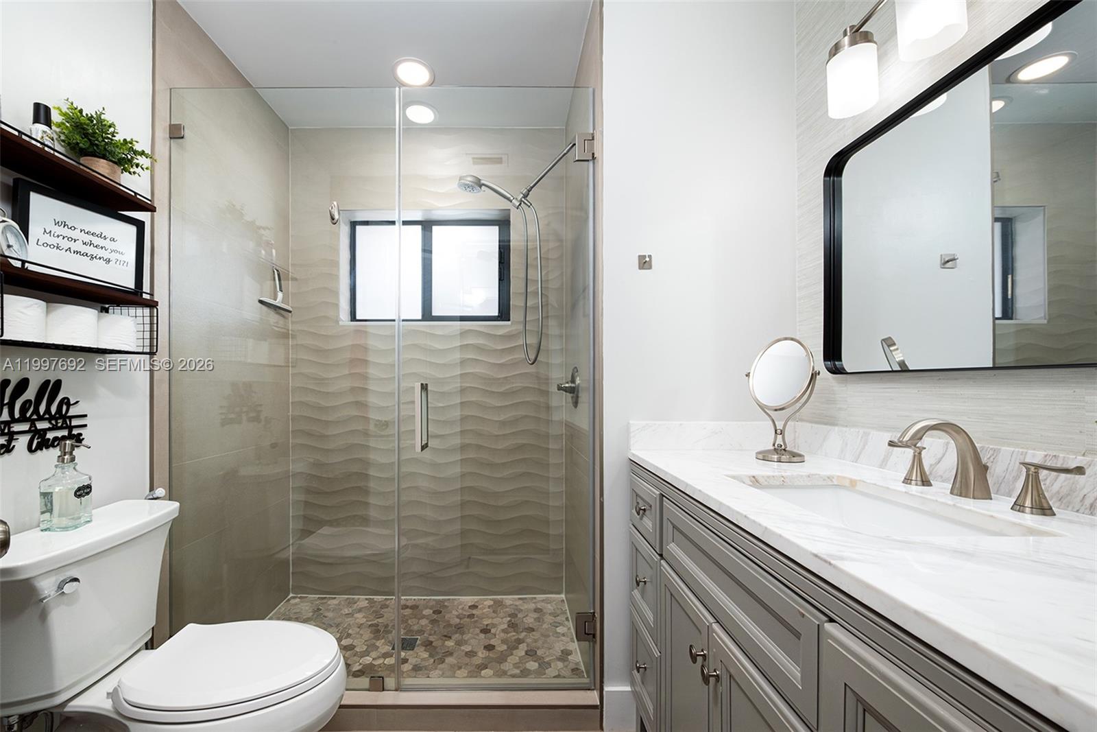 KENDALL LKS E LAKEVIEW TH - Residential