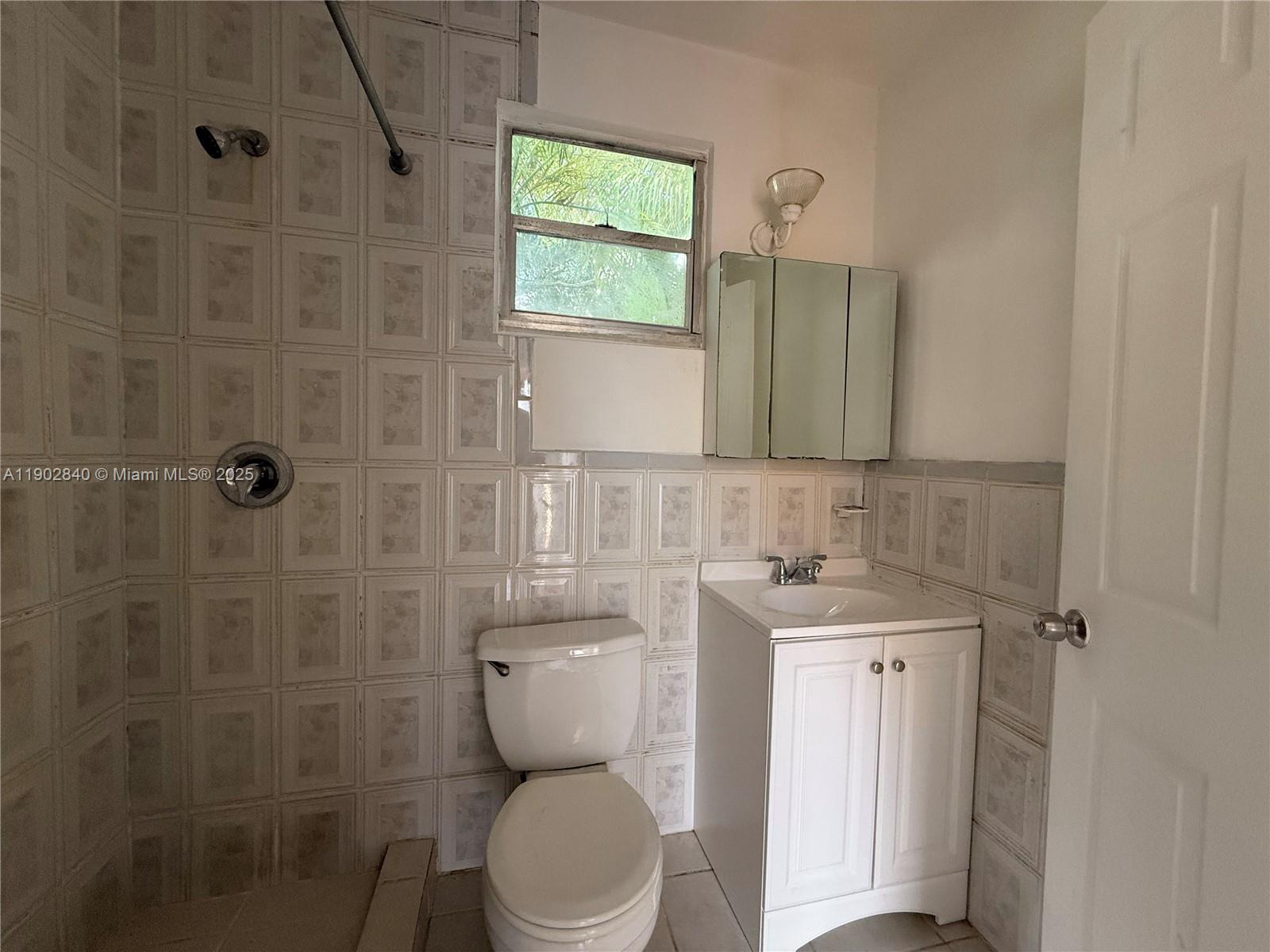 AVACADO PARK - Residential Lease