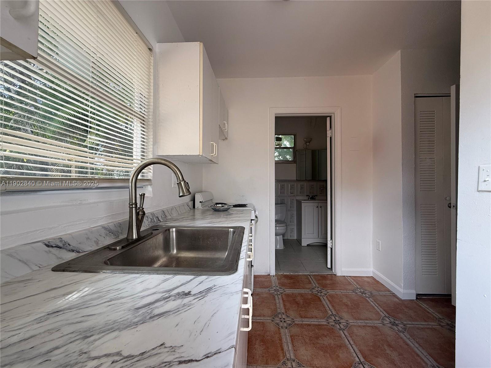 AVACADO PARK - Residential Lease