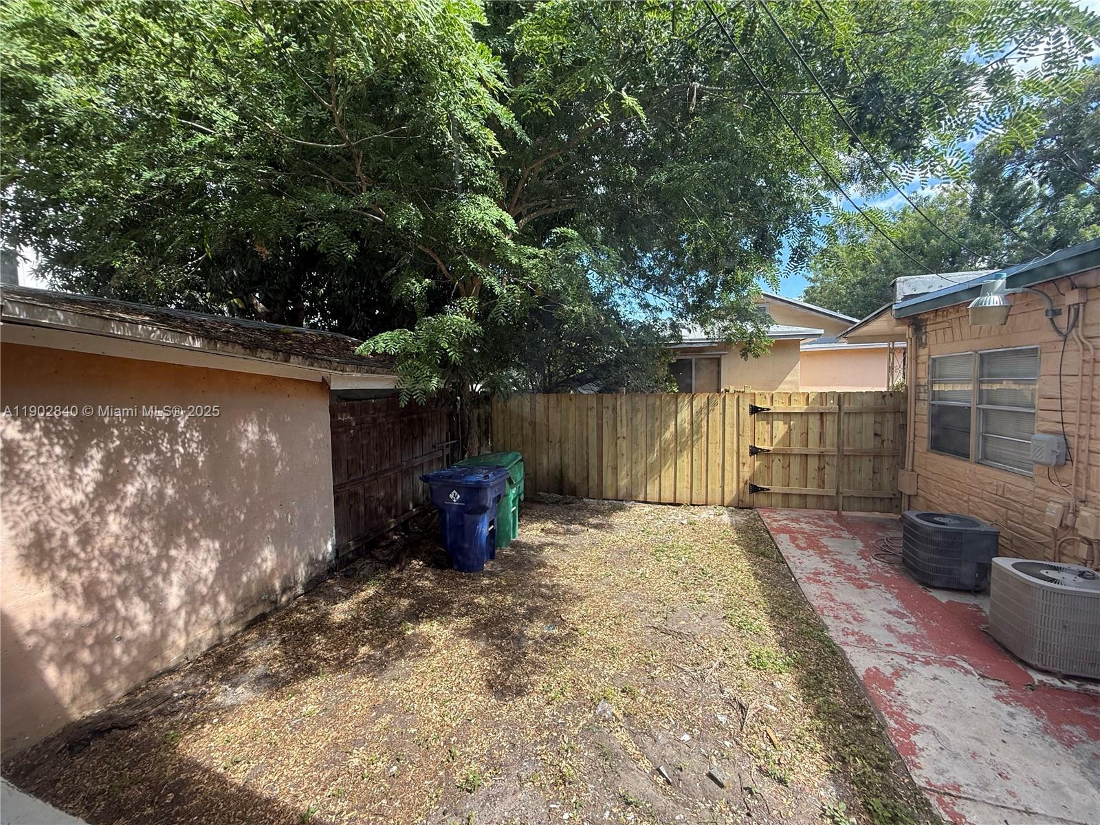 AVACADO PARK - Residential Lease