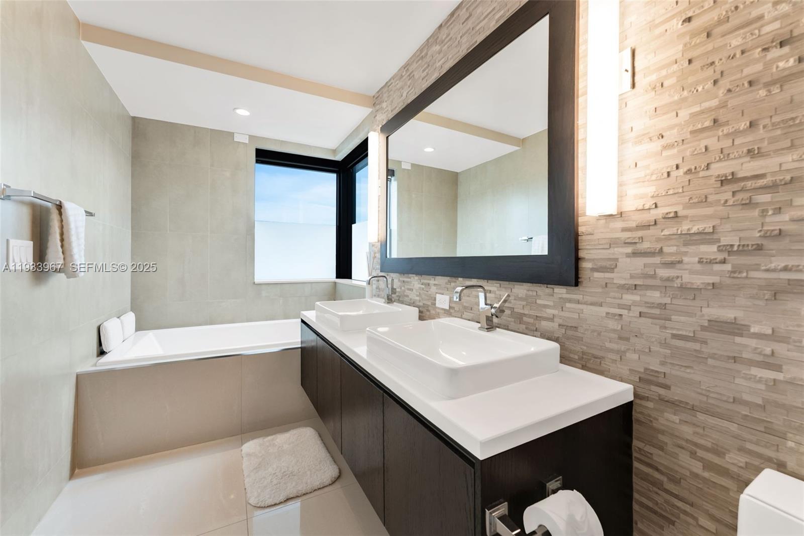 30 THIRTY NORTH OCEAN - Residential