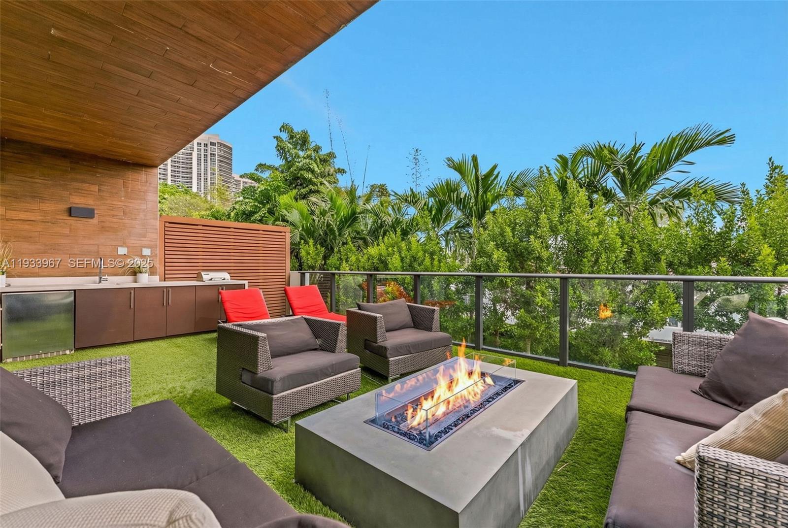 30 THIRTY NORTH OCEAN - Residential