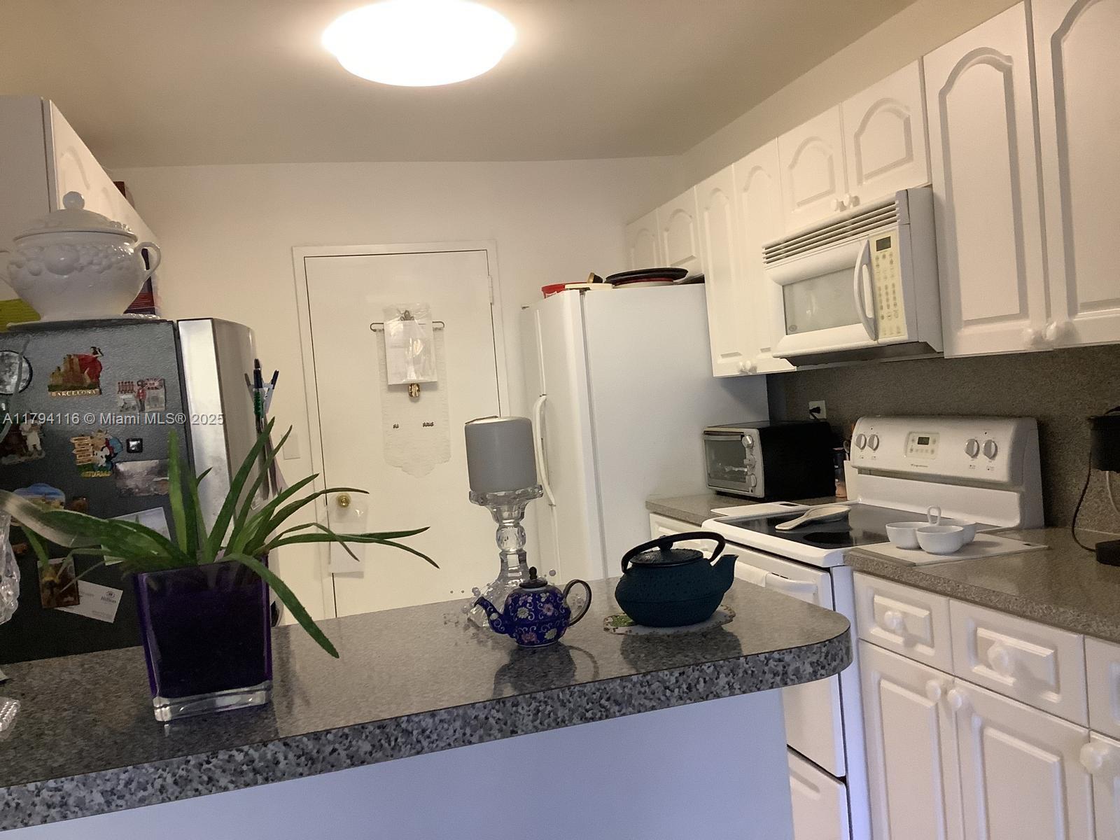 CANONGATE CONDO NO ONE - Residential