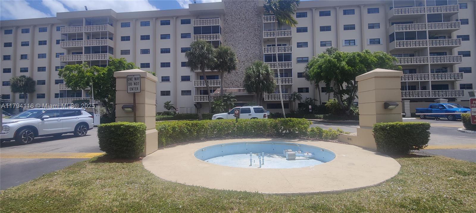 CANONGATE CONDO NO ONE - Residential