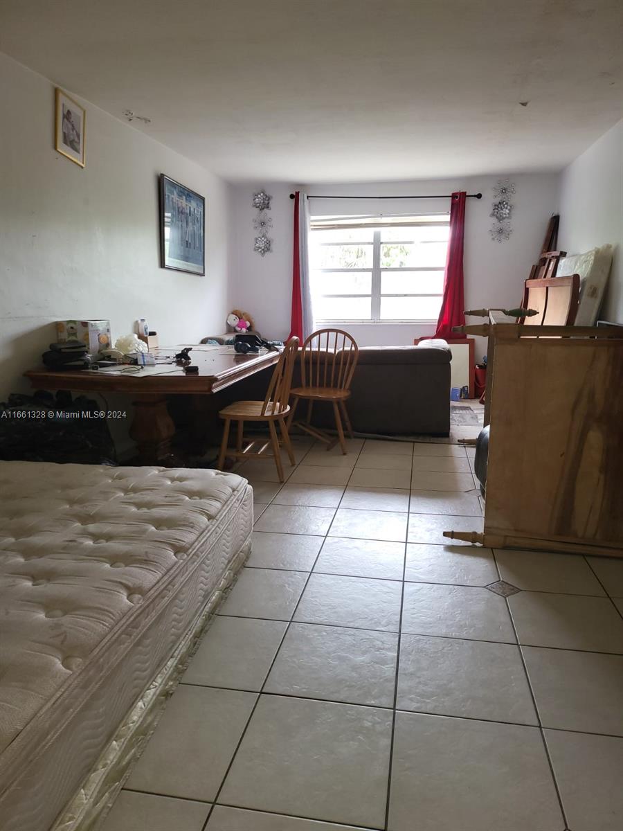 Property for Sale at 1350 Ne 119th St 135023, Miami, Broward County, Florida - Bedrooms: 1 
Bathrooms: 1  - $155,000