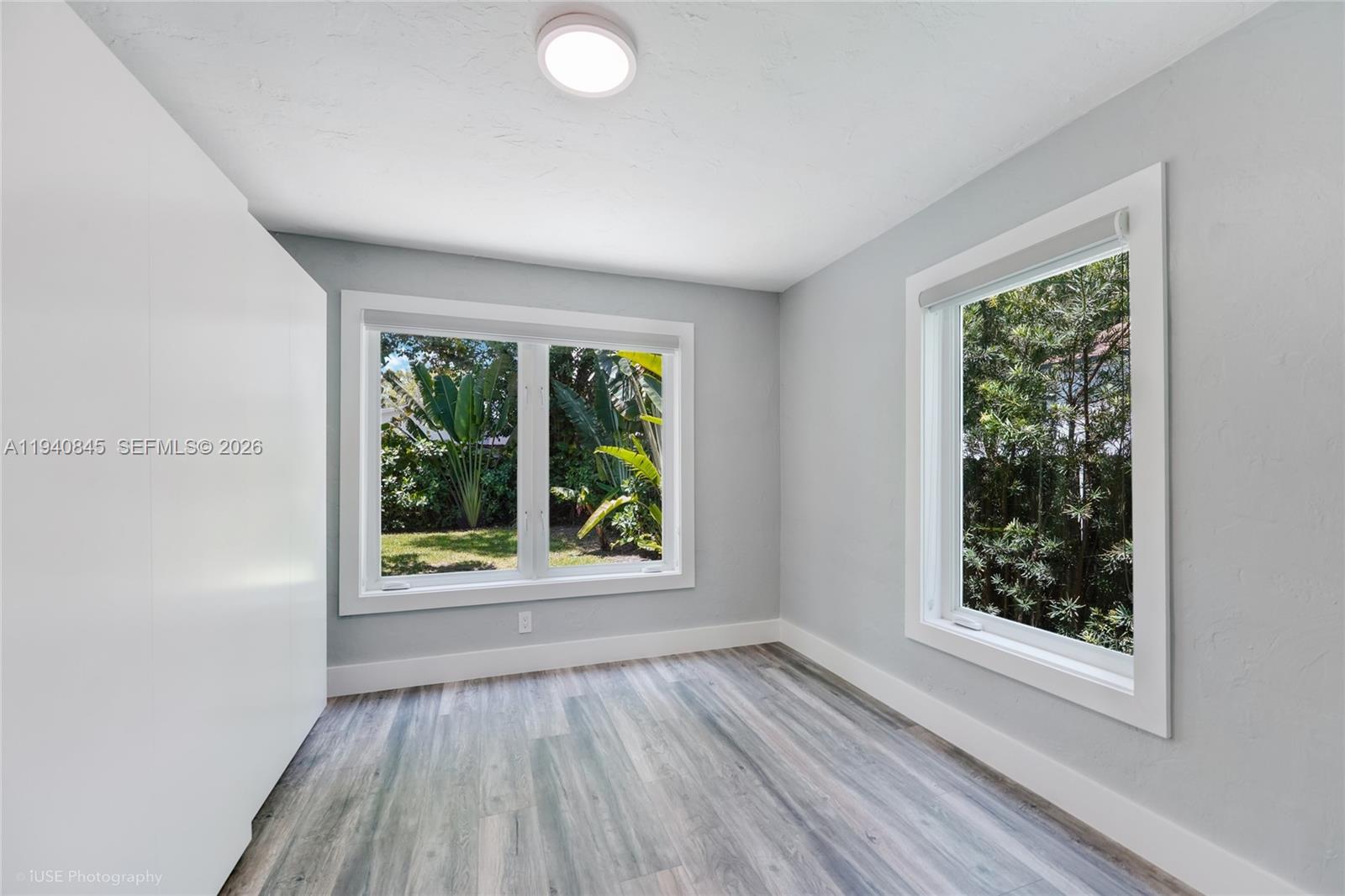 NO SHORE CREST - Residential