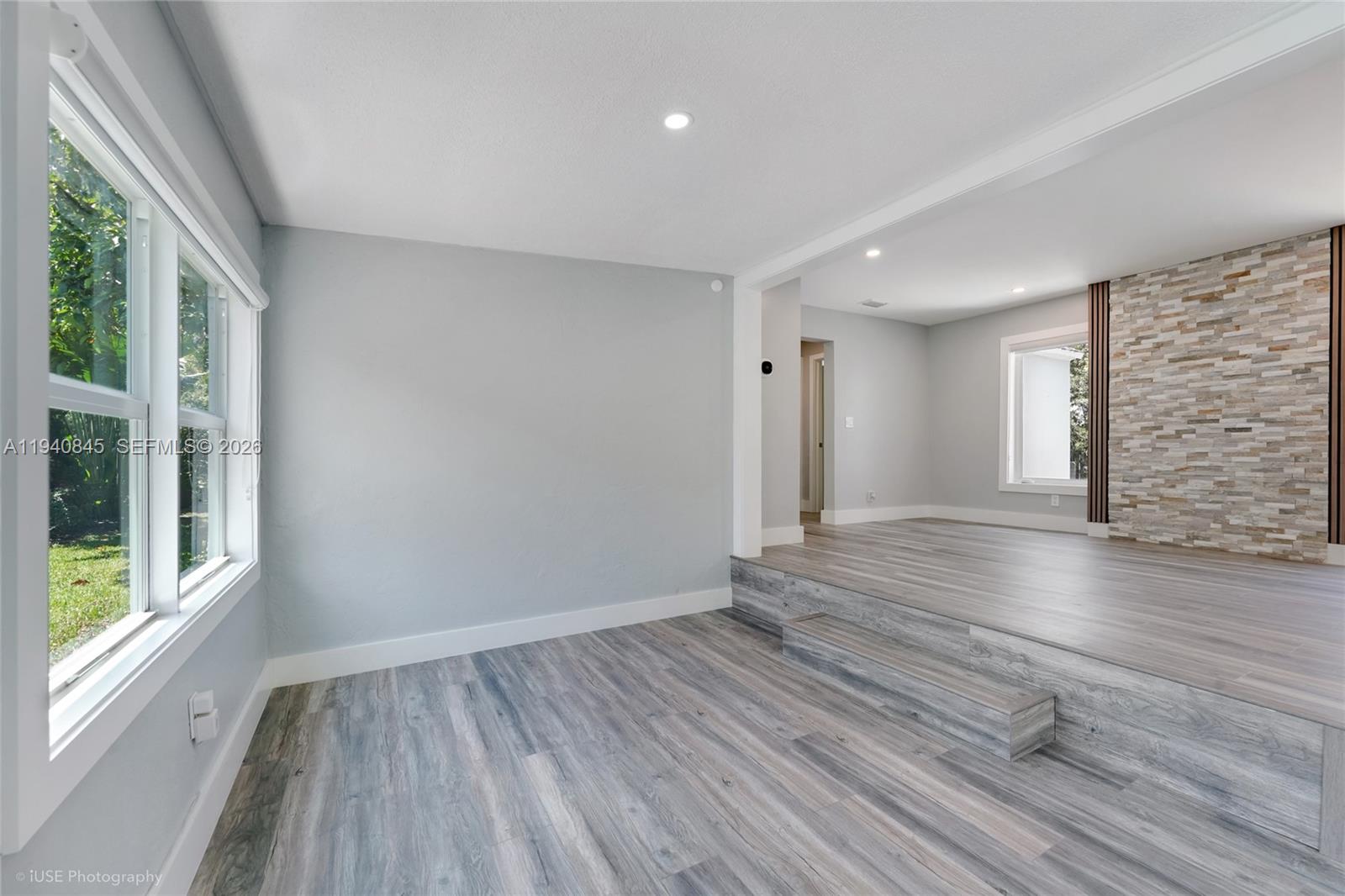 NO SHORE CREST - Residential