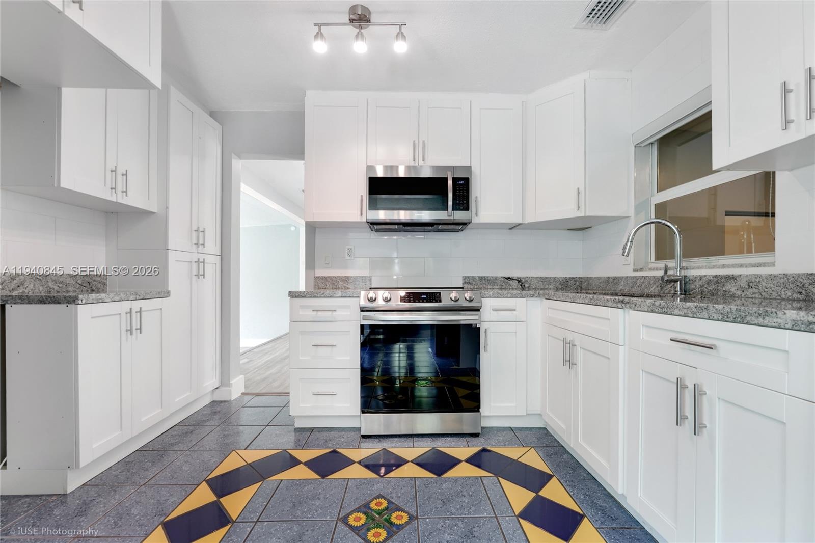 NO SHORE CREST - Residential