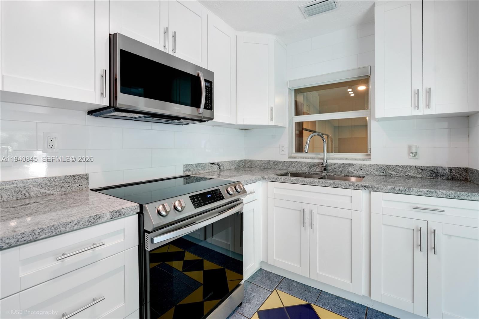 NO SHORE CREST - Residential