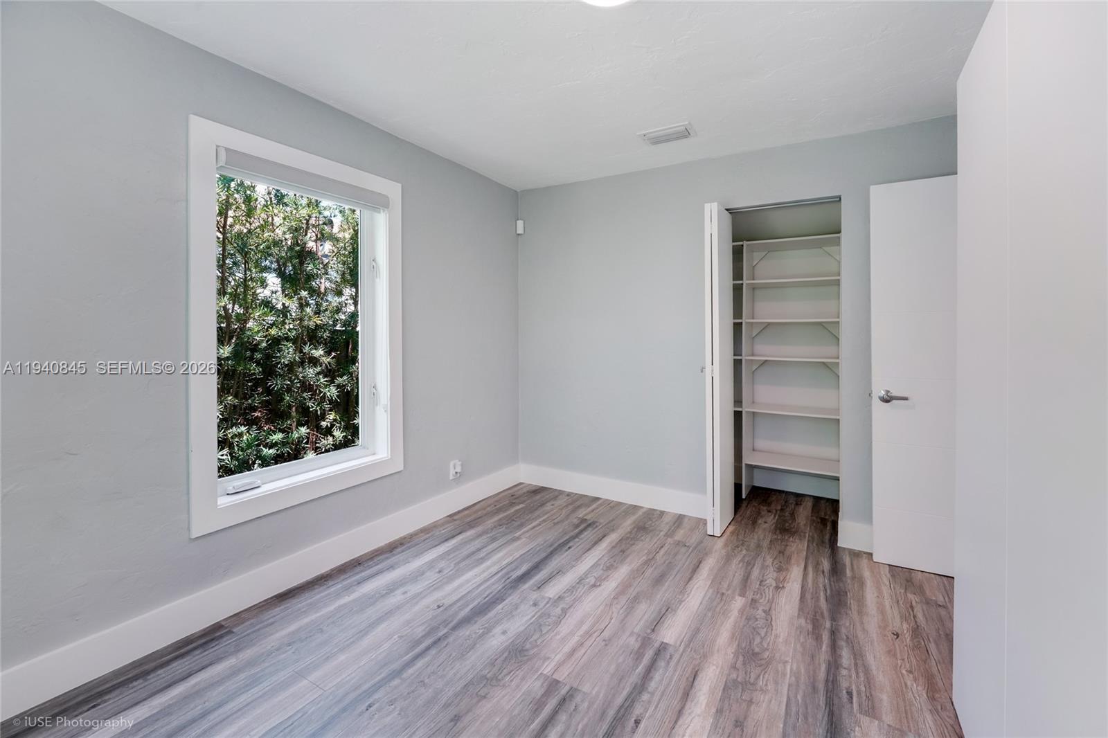 NO SHORE CREST - Residential