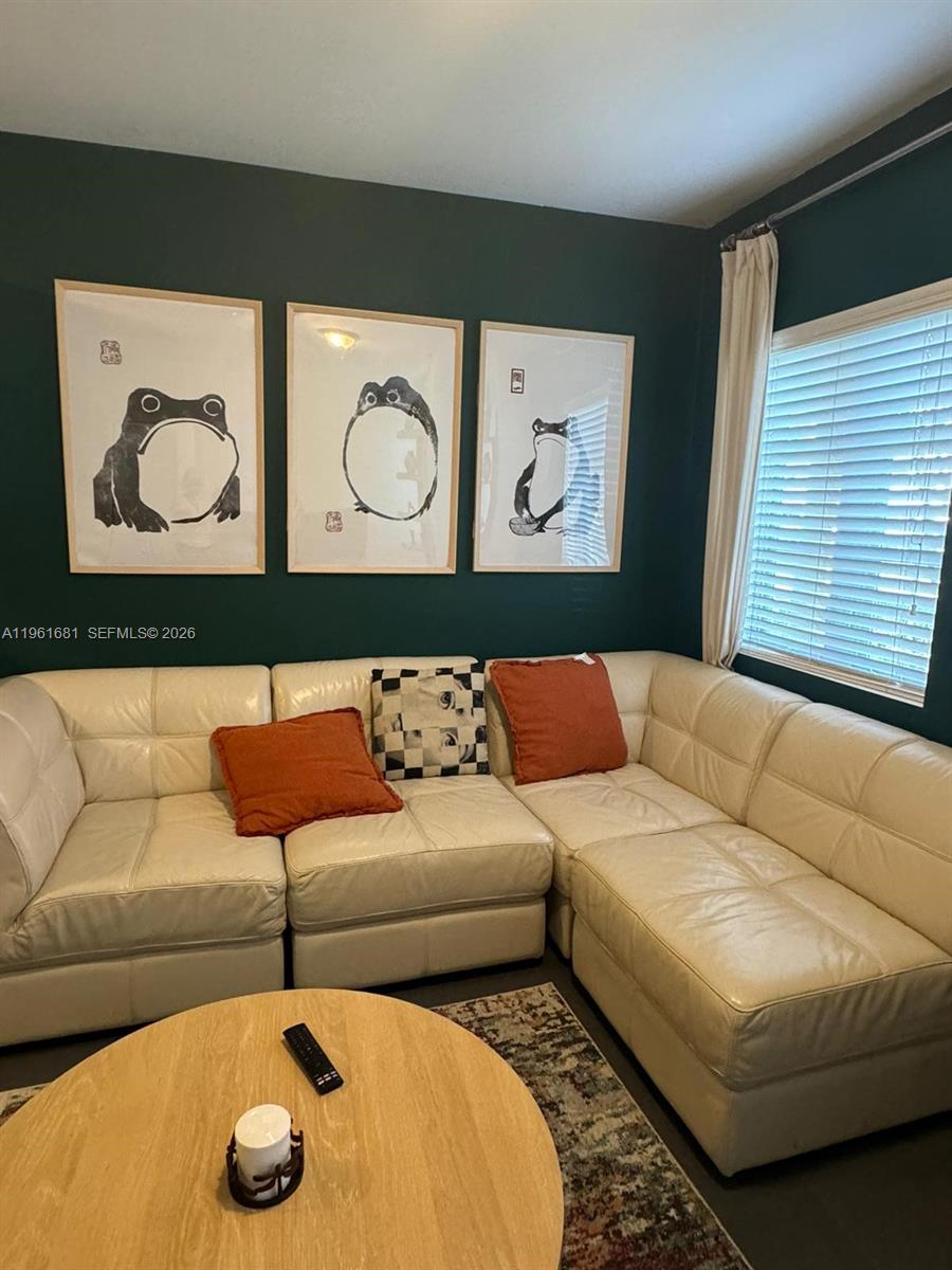 THE EVELYN CONDO - Residential