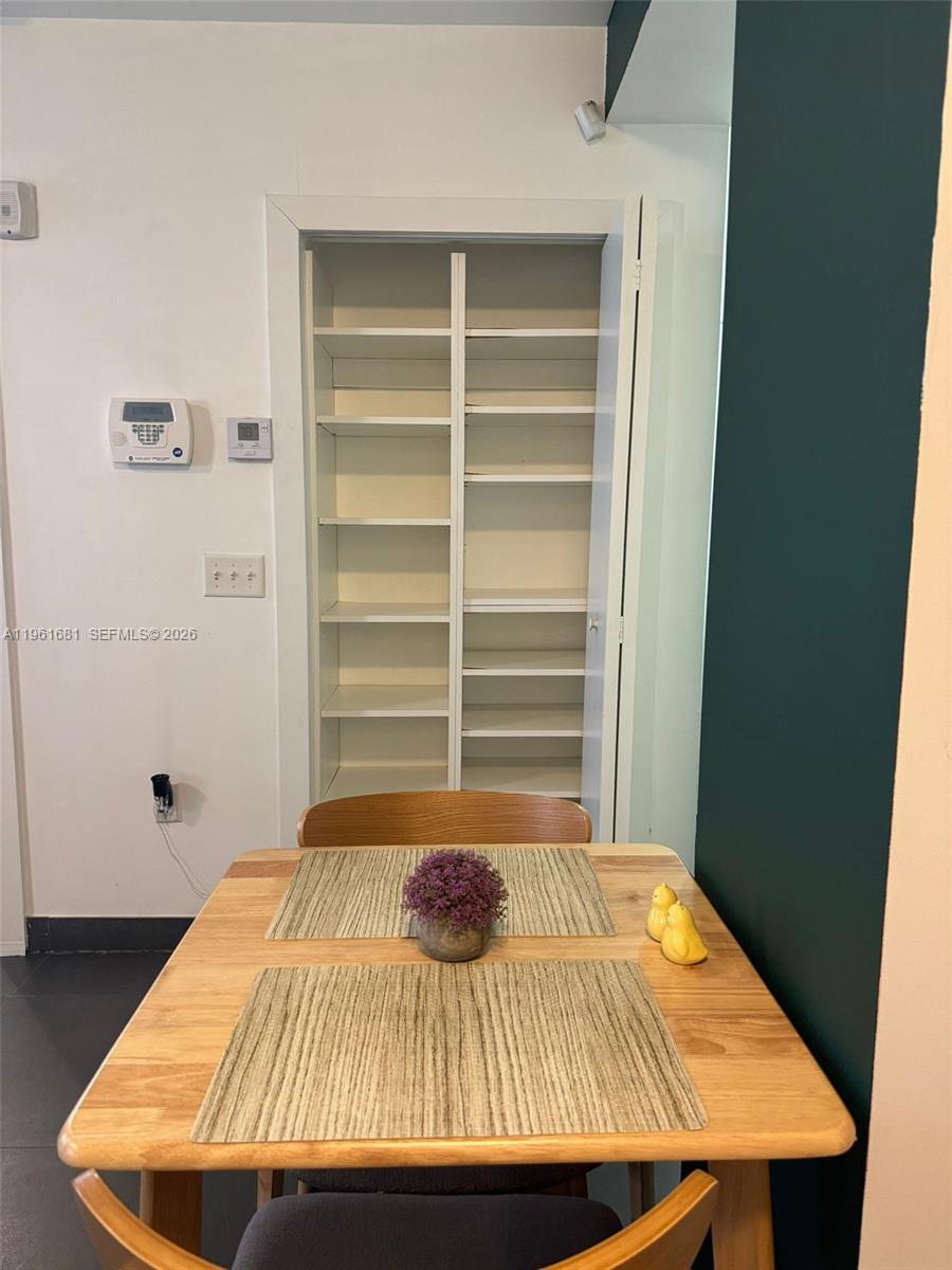 THE EVELYN CONDO - Residential