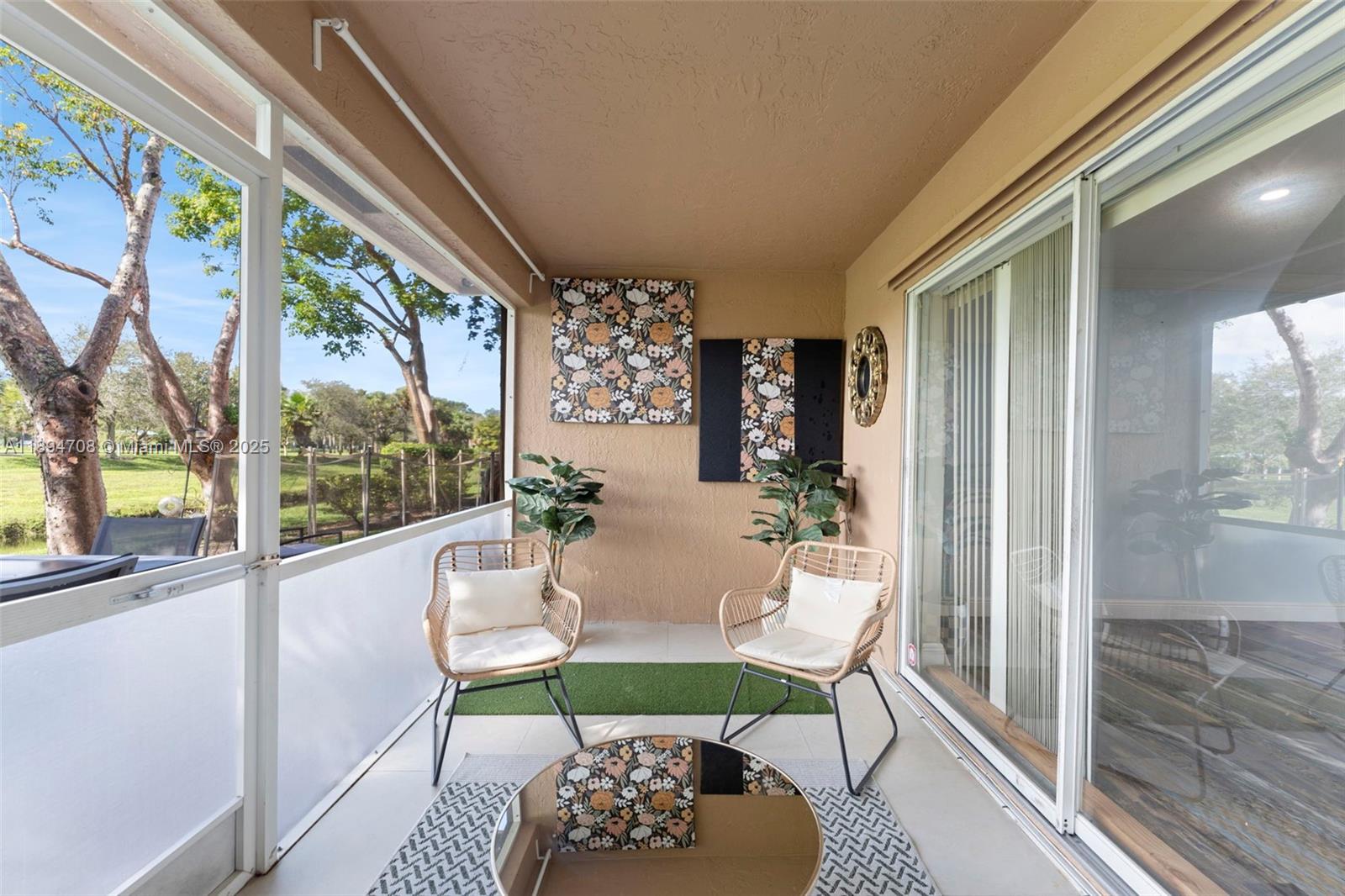 ADDISON COURT - Residential