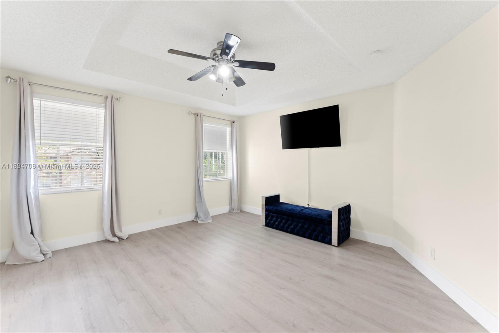 ADDISON COURT - Residential