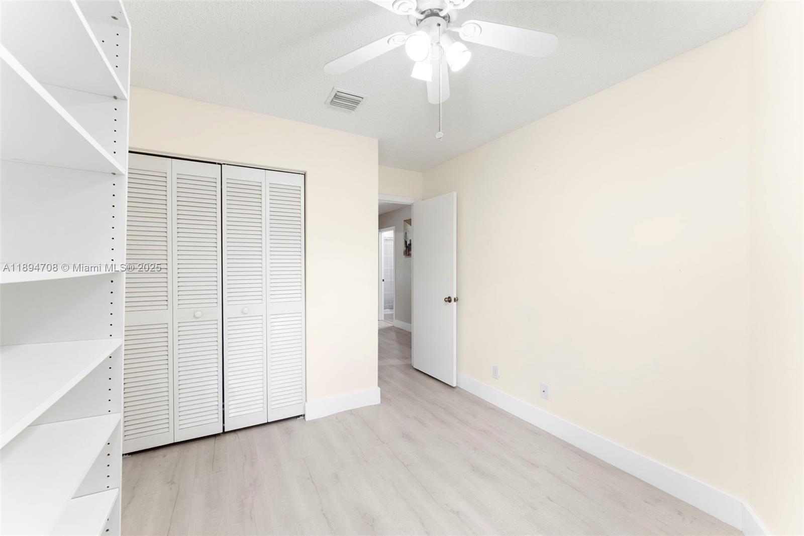 ADDISON COURT - Residential