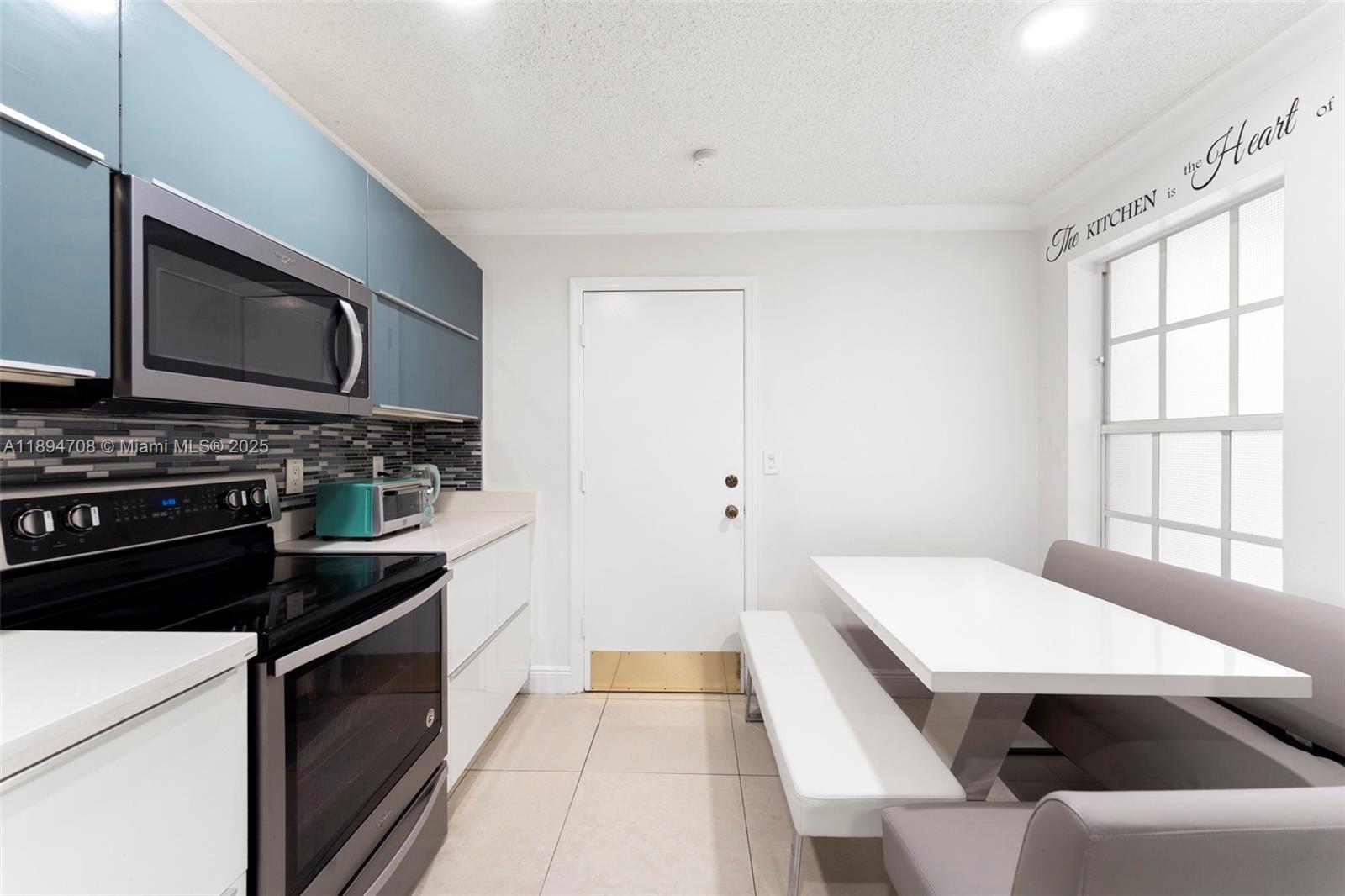 ADDISON COURT - Residential