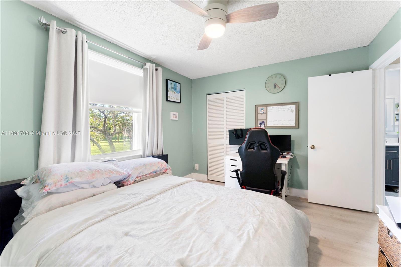 ADDISON COURT - Residential