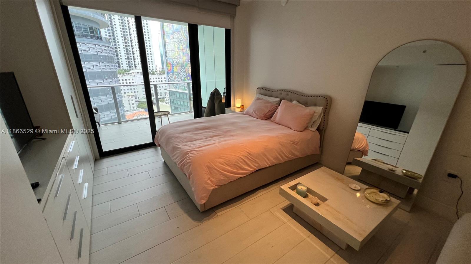 1010 Brickell Ave 1510