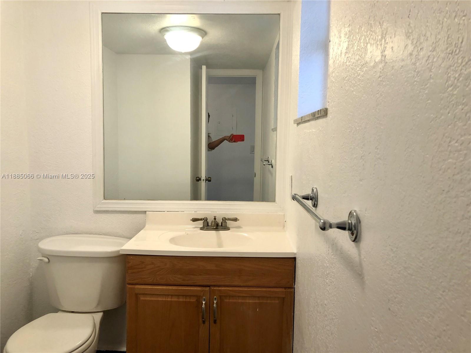 ARROWHEAD CONDO 8 - Residential