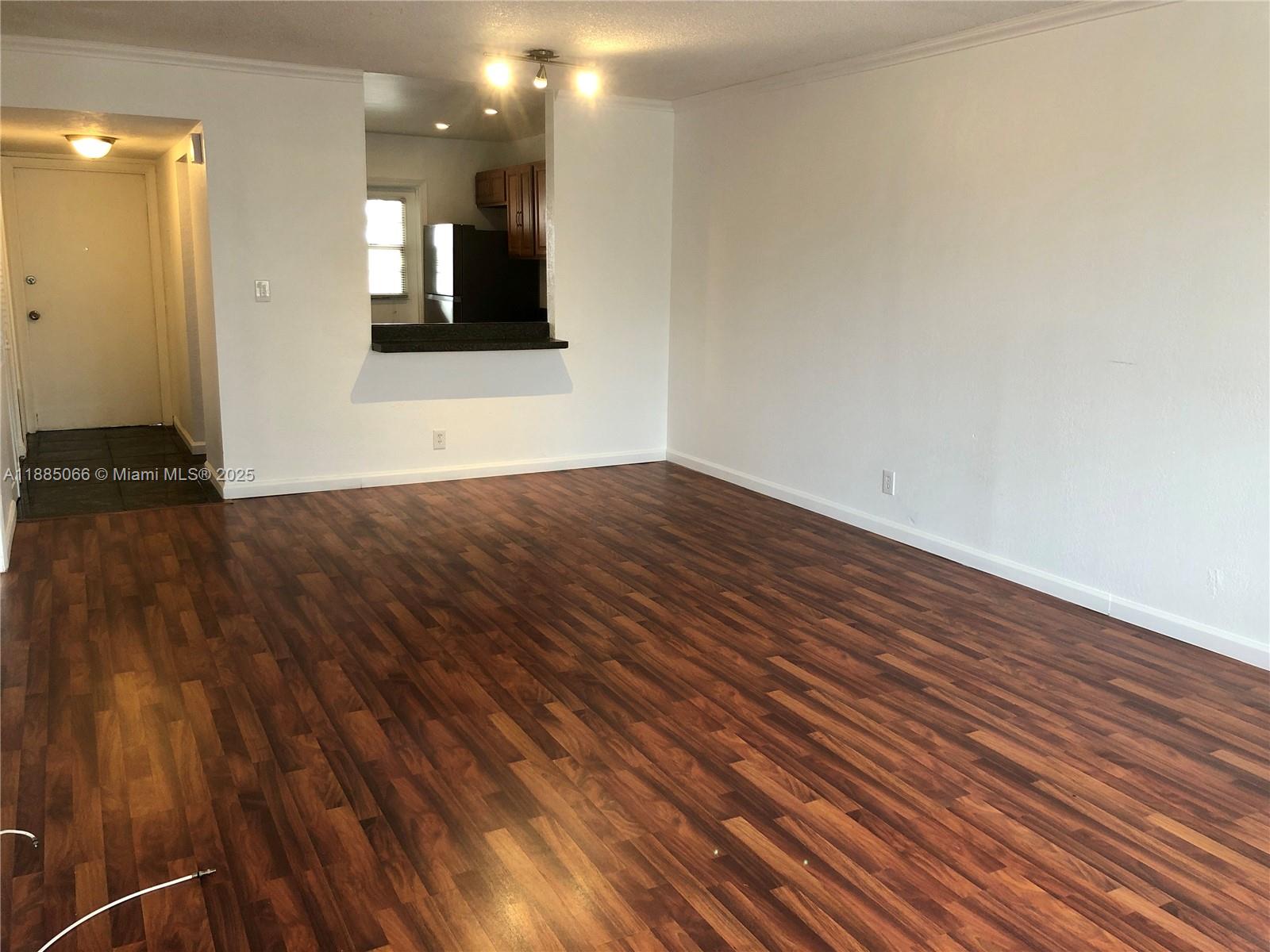ARROWHEAD CONDO 8 - Residential