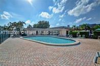ARROWHEAD CONDO 8 - Residential