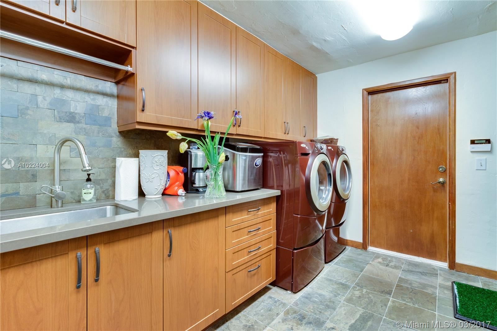 PINE VISTA NORTH - Residential