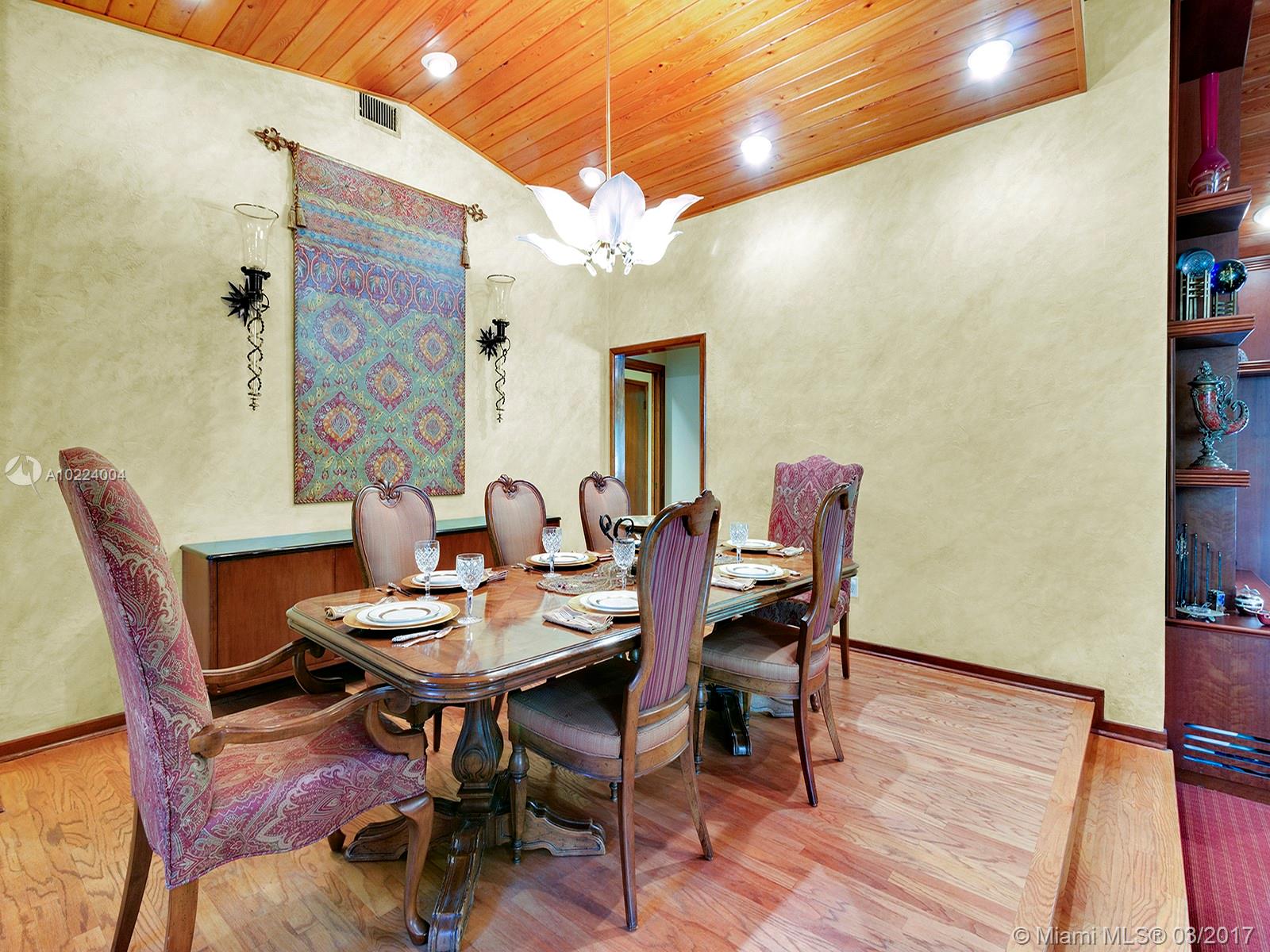 PINE VISTA NORTH - Residential