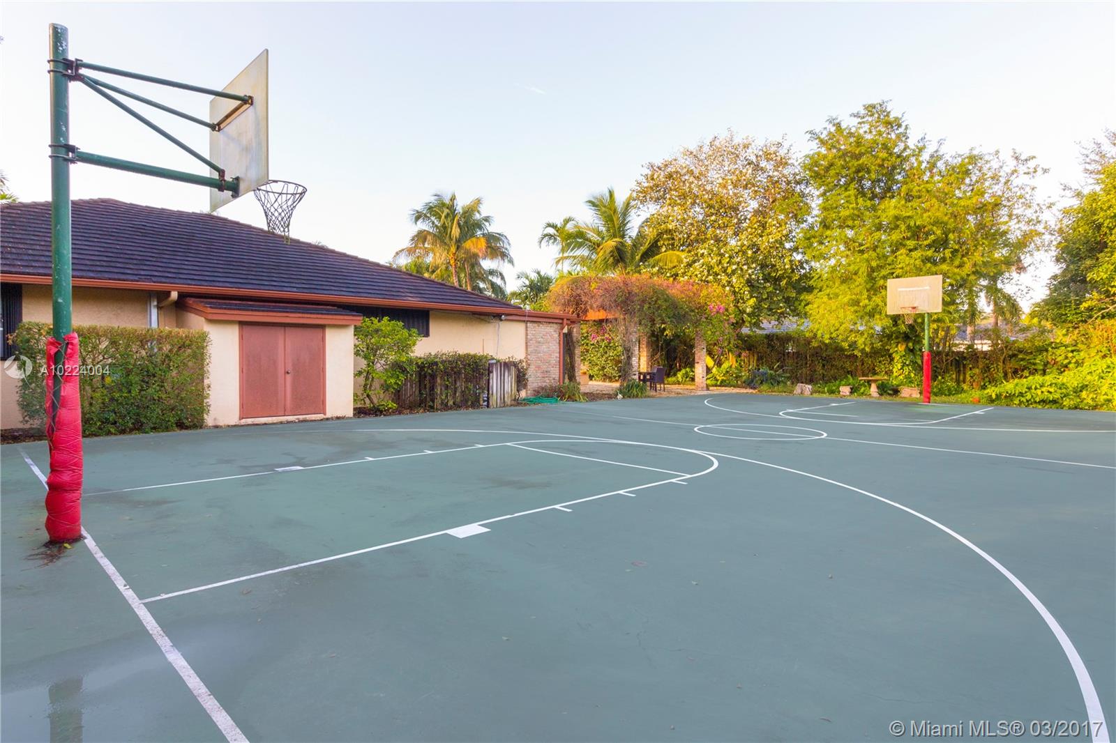 PINE VISTA NORTH - Residential