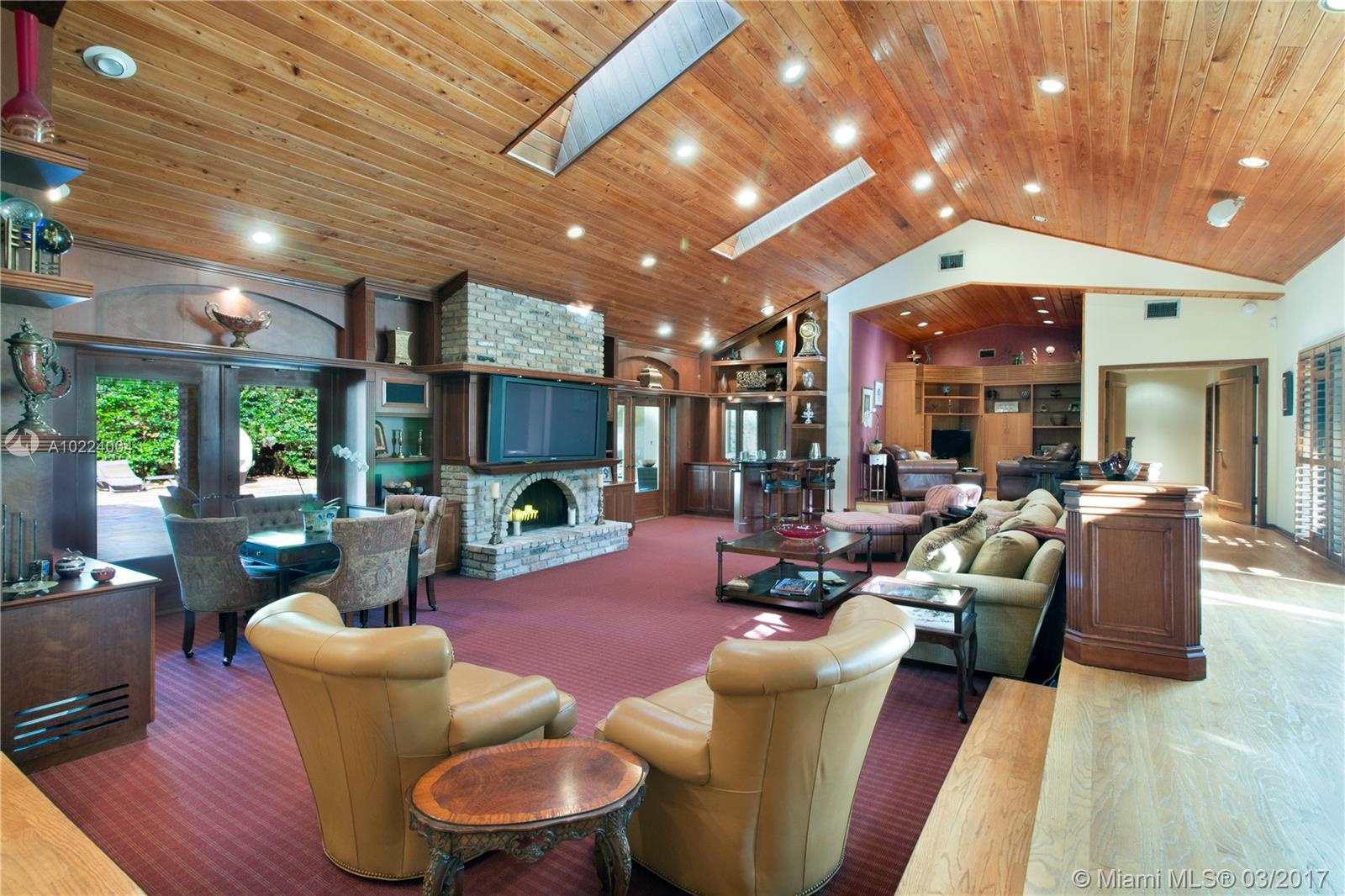 PINE VISTA NORTH - Residential