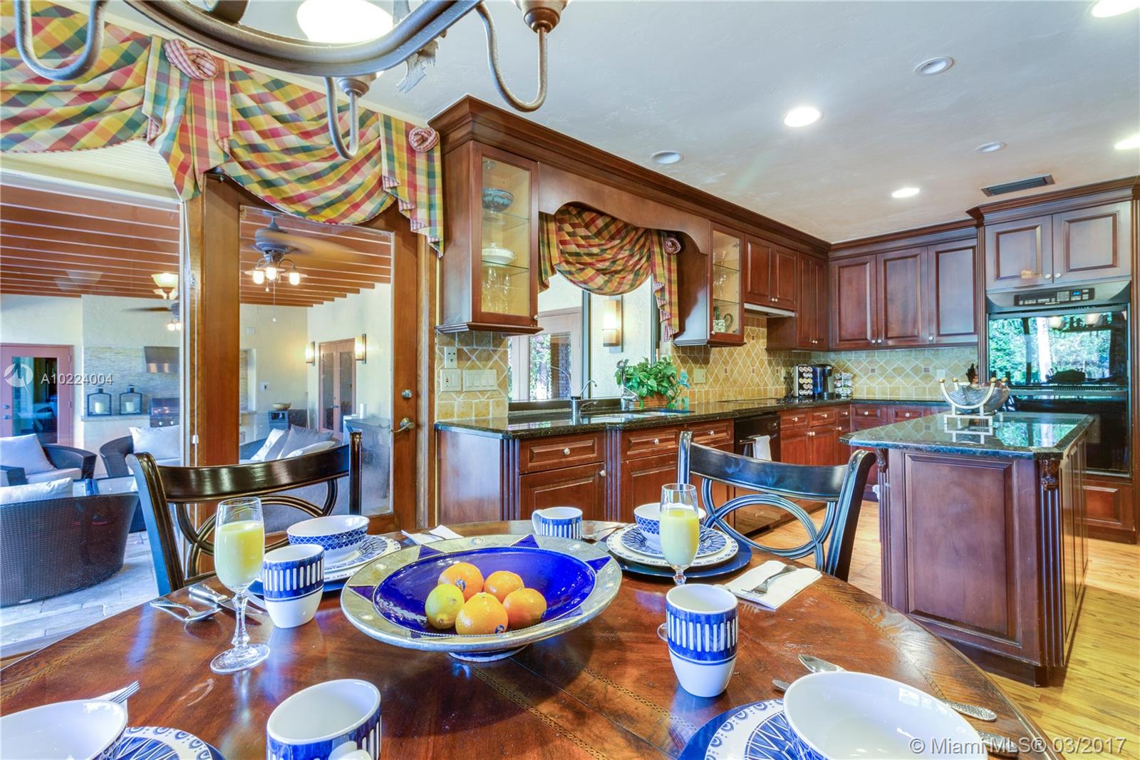 PINE VISTA NORTH - Residential